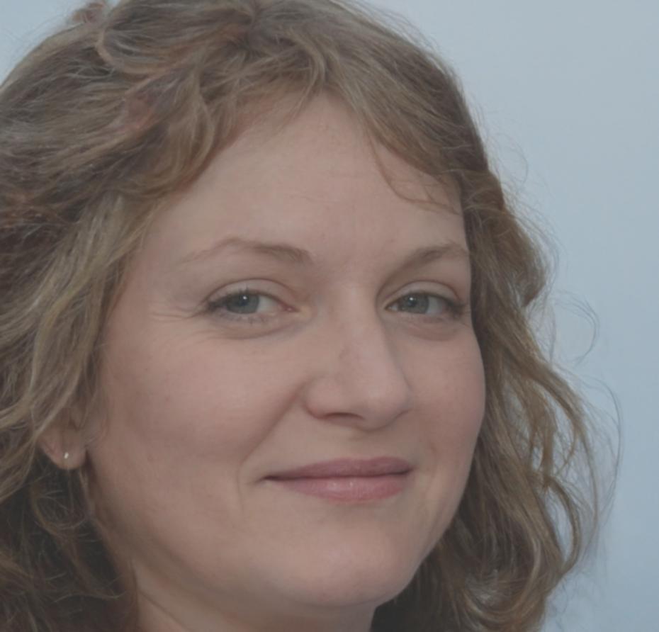 Portrait von Finanzexpertin Dr. Maria Schneider